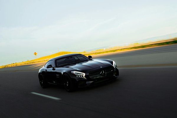 ¿Cuáles son los consejos para decorar una habitación infantil con un tema espacial?